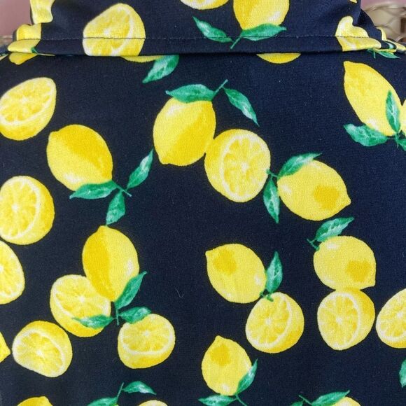 Jones NY fresh lemon print stretchy V neck button up top w/ cute collar runs big - Picture 5 of 11